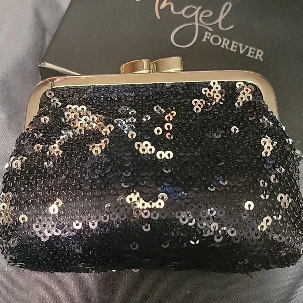 Victoria’s Secret Black and Silver Sequin Coin Purse Angel Forever New in Box - Picture 2 of 4